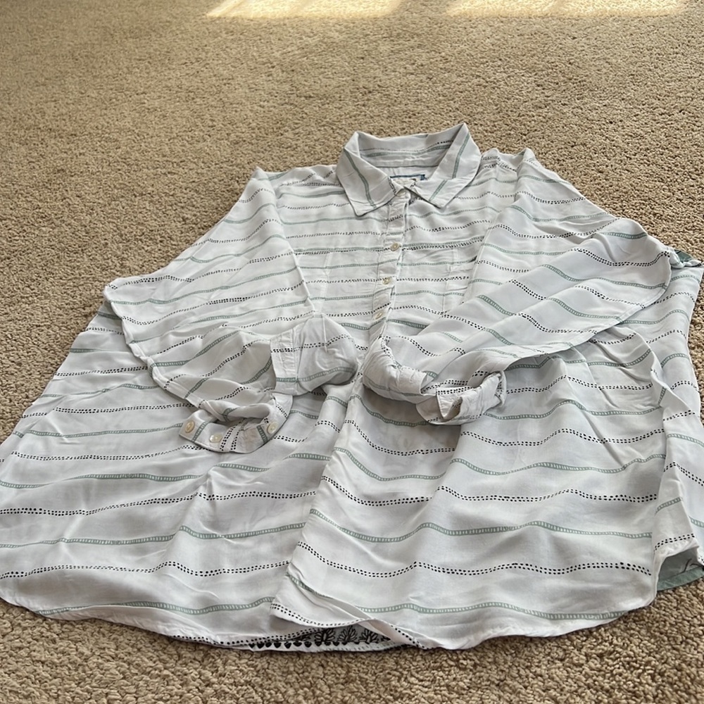 STYLE & CO Woman Size 2X white with green combo back printed front button top - Picture 8 of 8